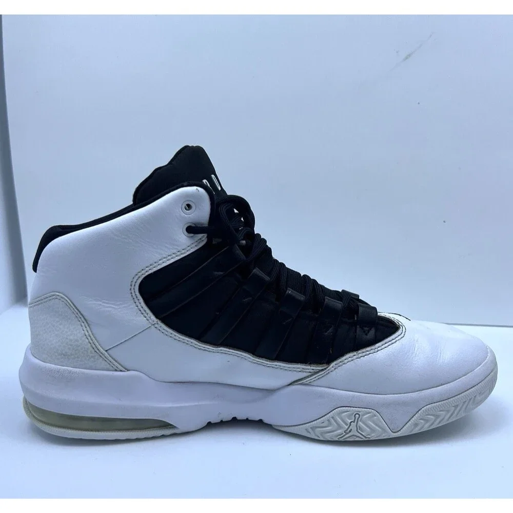 Air Jordan Max Aura White Black Basketball Shoes Sneakers Lace Up US Mens Size 9